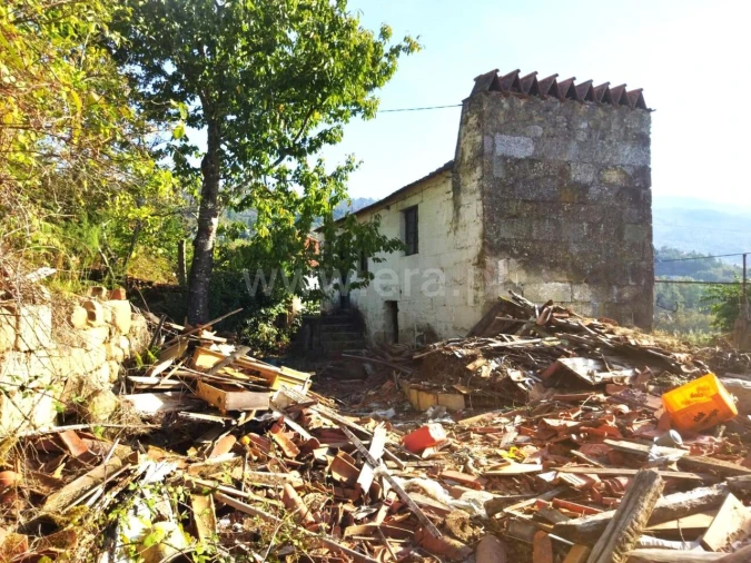 Quinta T0 para Venda em São Cristovão de Nogueira Foto 1