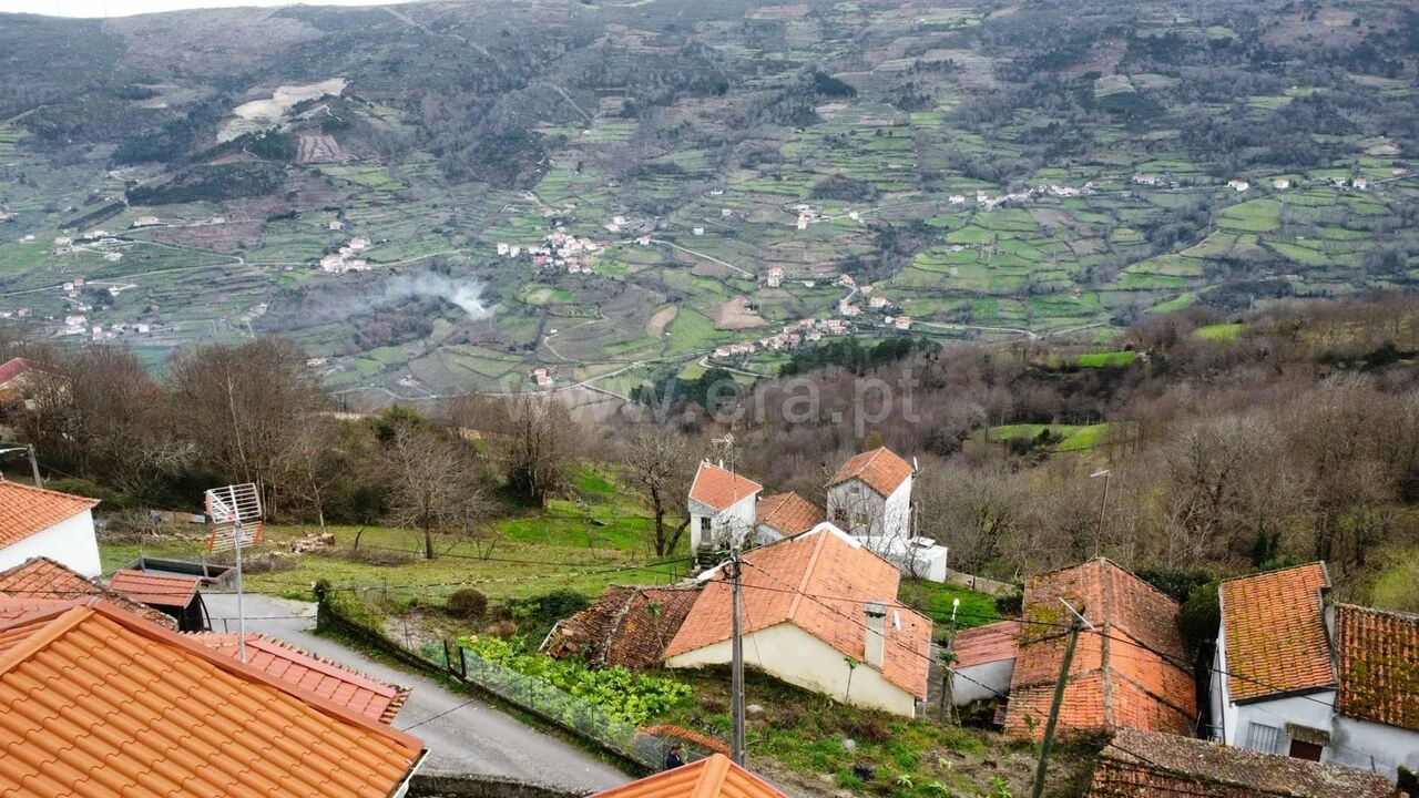 Moradia T1 para Venda em Paus Foto 3