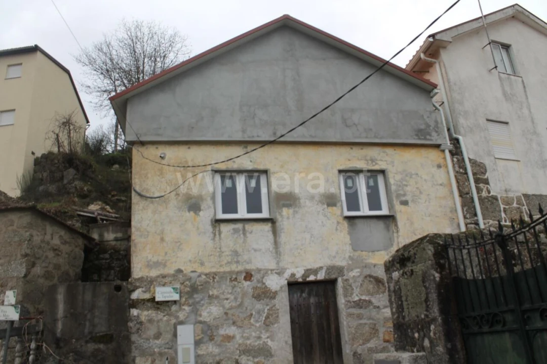 Moradia T1 para Venda em Paus Foto 5