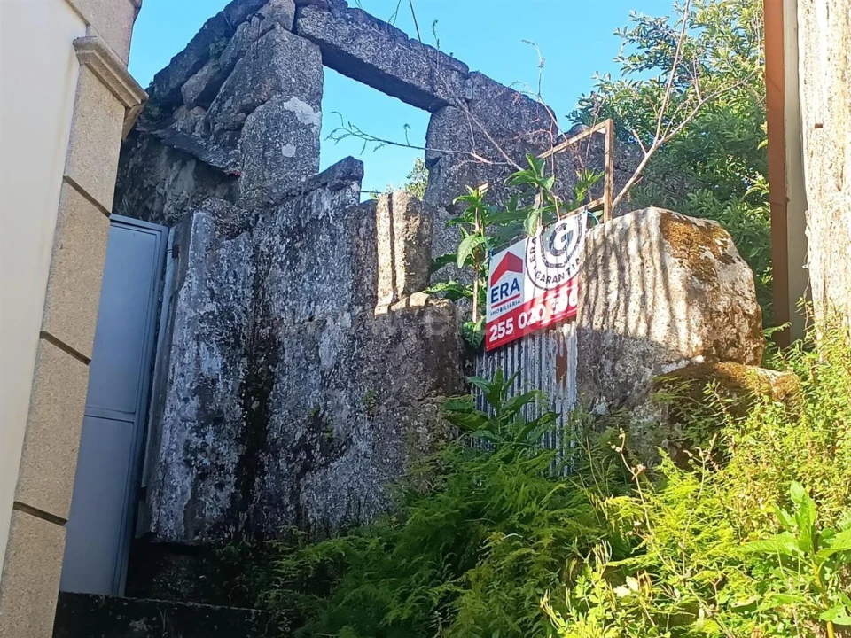 Moradia T0 para Venda em Soalhães Foto 3