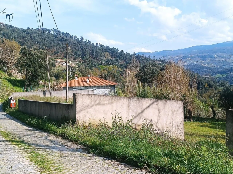 Terreno para Venda em Penhalonga e Paços de Gaiolo Foto 4