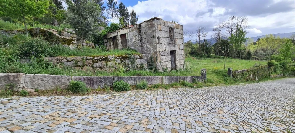 Moradia T0 para Venda em Penhalonga e Paços de Gaiolo Foto 10