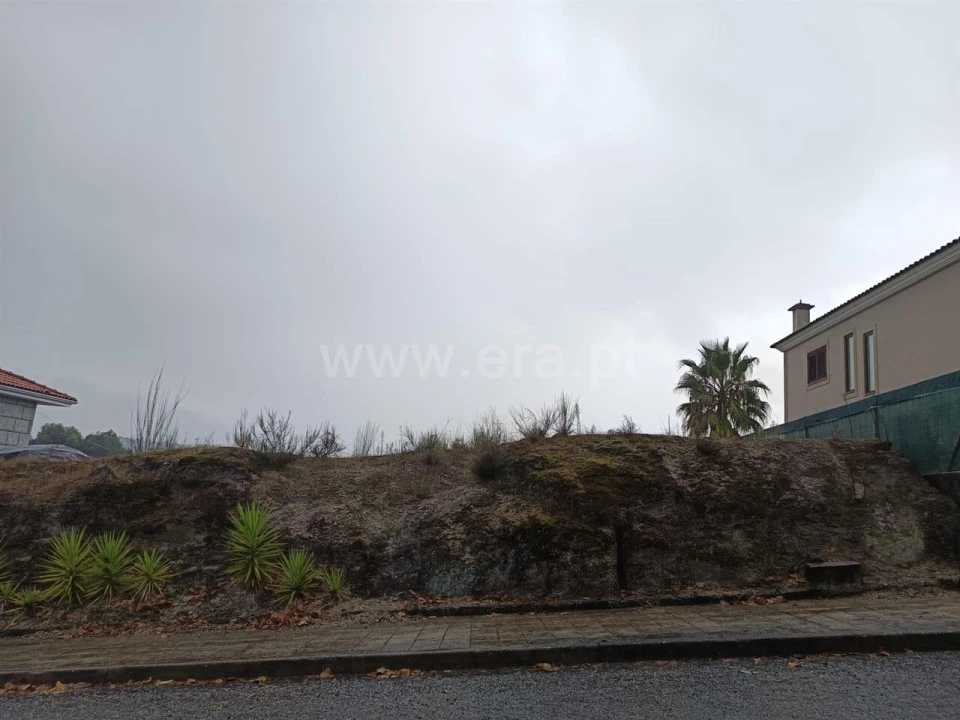 Terreno para Venda em Mancelos Foto 2