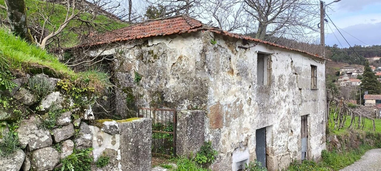 Moradia T0 para Venda em Souselo Foto 3