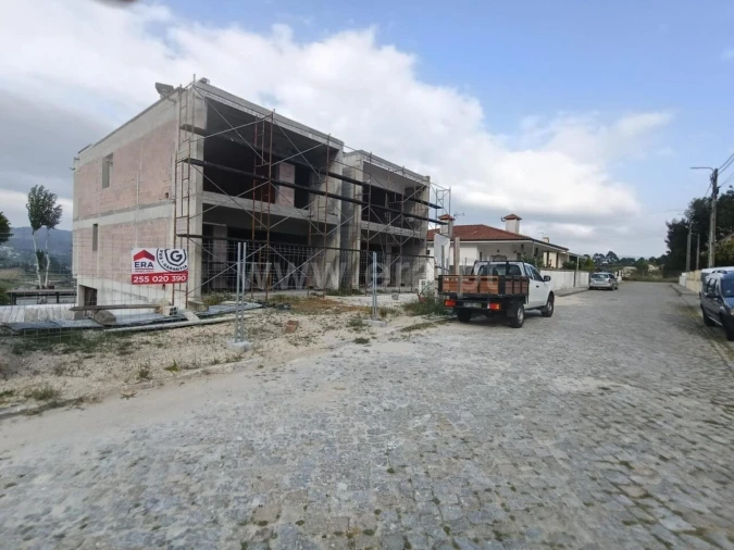 Moradia T3 para Venda em Castelões Foto 12