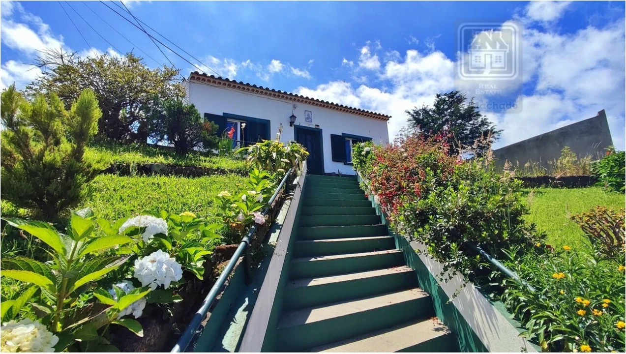 Moradia T2 para Venda em Fenais da Ajuda Foto 6