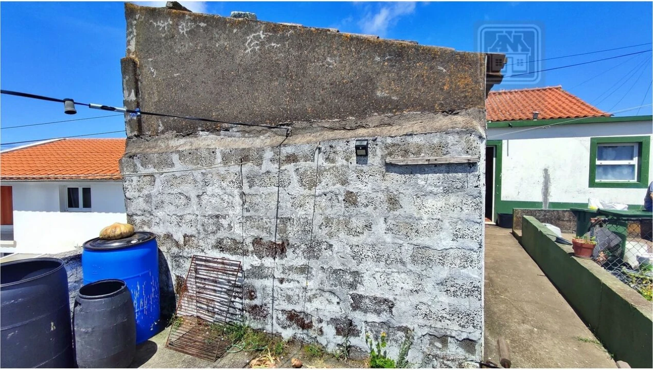 Moradia T2 para Venda em Fenais da Ajuda Foto 35