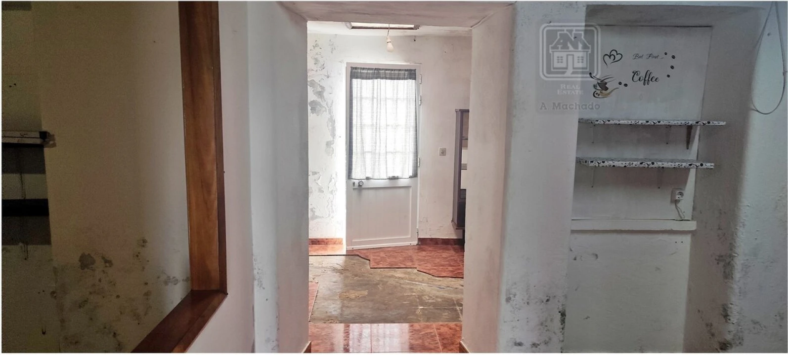 Moradia T2 para Venda em Fenais da Ajuda Foto 23