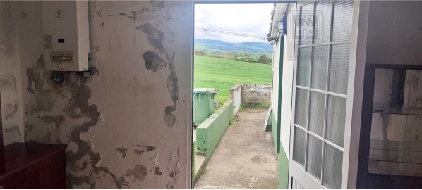 Moradia T2 para Venda em Fenais da Ajuda