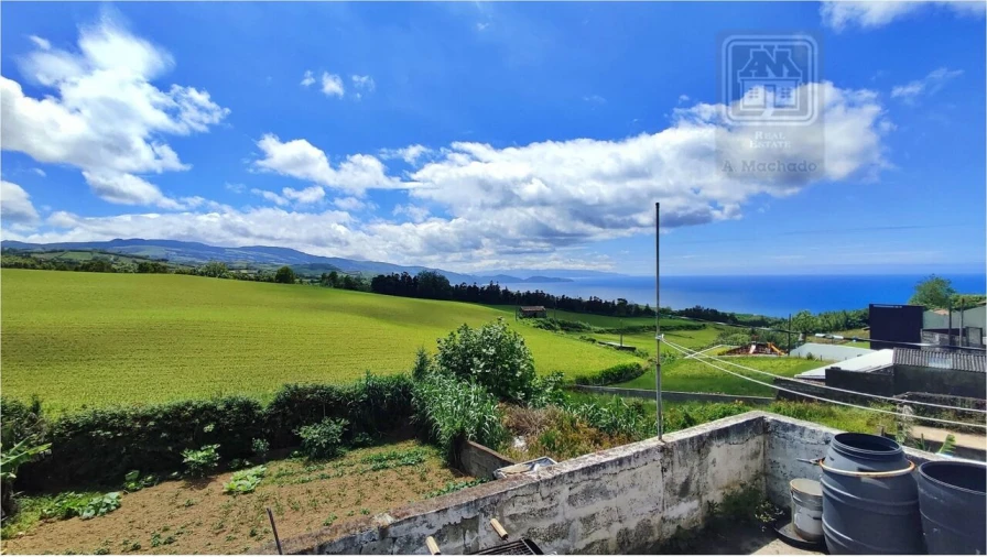 Moradia T2 para Venda em Fenais da Ajuda Foto 13