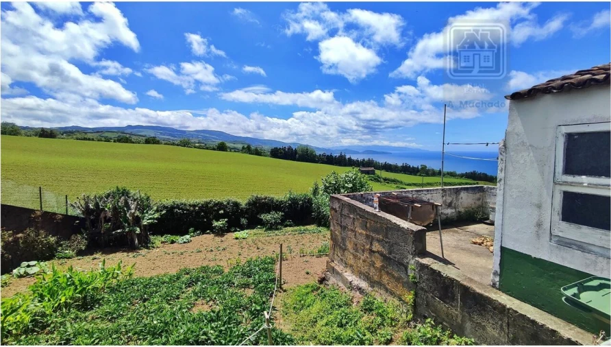 Moradia T2 para Venda em Fenais da Ajuda Foto 14