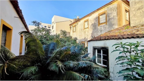 Moradia T6 para Venda em Ponta Delgada (São Sebastião)