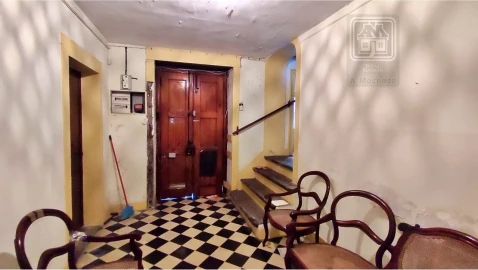 Moradia T6 para Venda em Ponta Delgada (São Sebastião)
