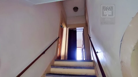 Moradia T6 para Venda em Ponta Delgada (São Sebastião)