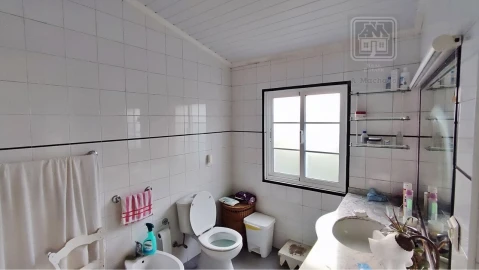 Moradia T6 para Venda em Ponta Delgada (São Sebastião)