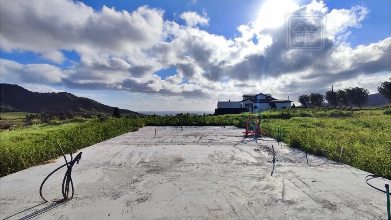 Moradia T2 para Venda em Nossa Senhora dos Remedios Foto 6