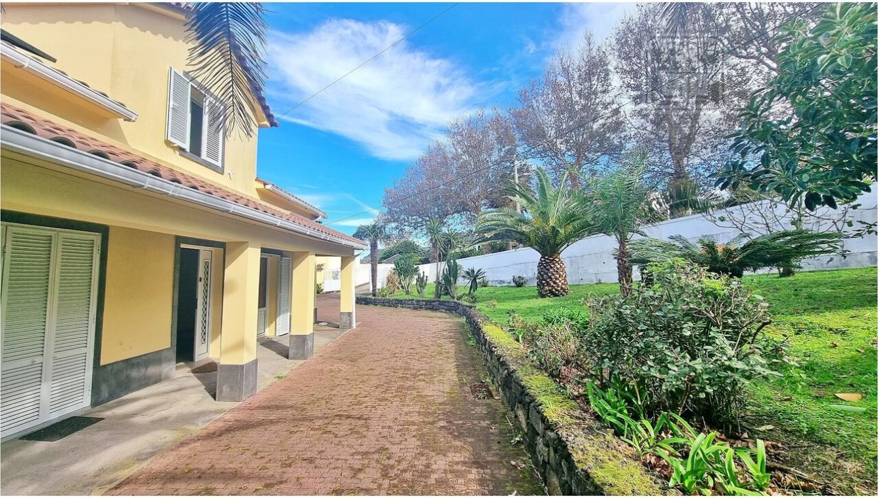 Moradia T3 para Venda em Mosteiros Foto 21