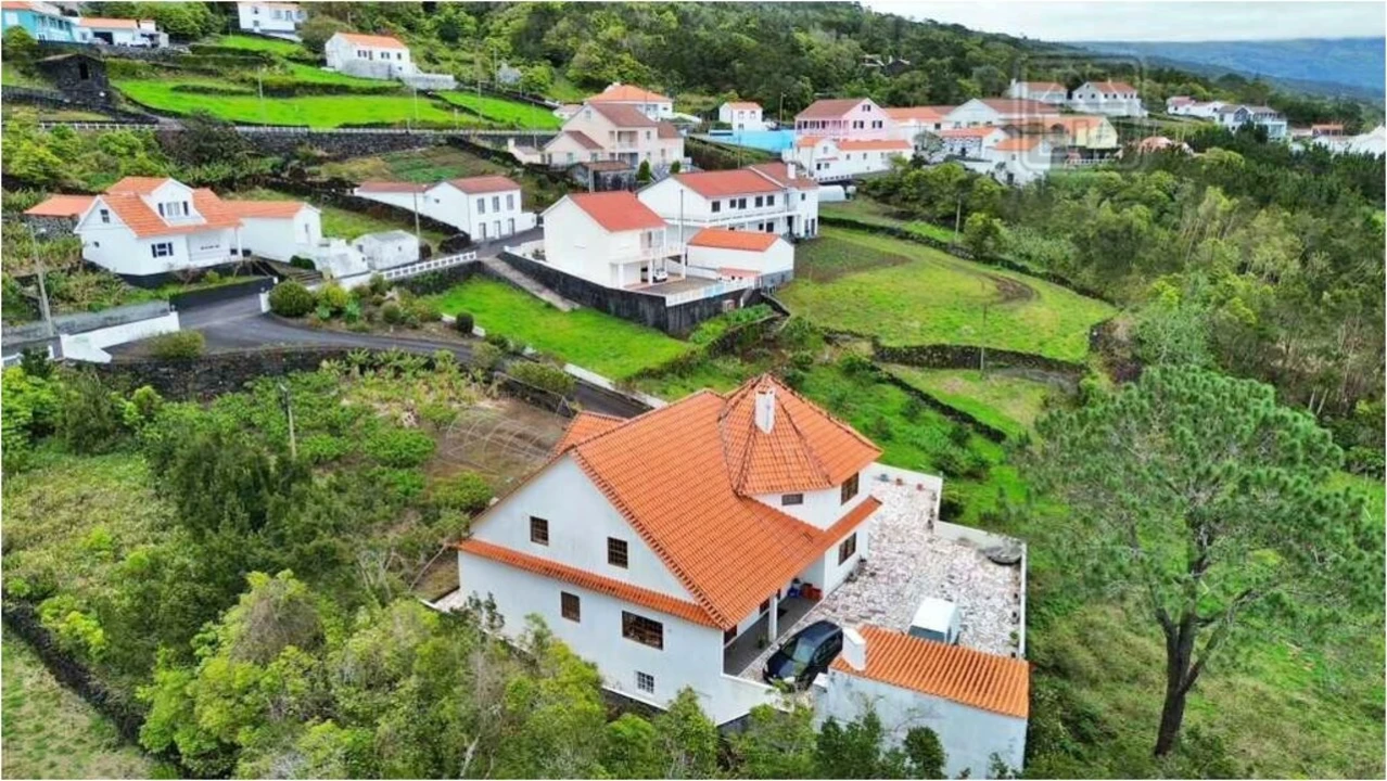 Moradia T5 para Venda em São João Foto 7