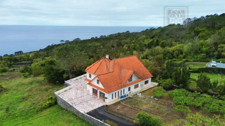 Moradia T5 para Venda em São João
