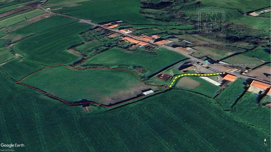 Terreno para Venda em Fenais da Ajuda Foto 2