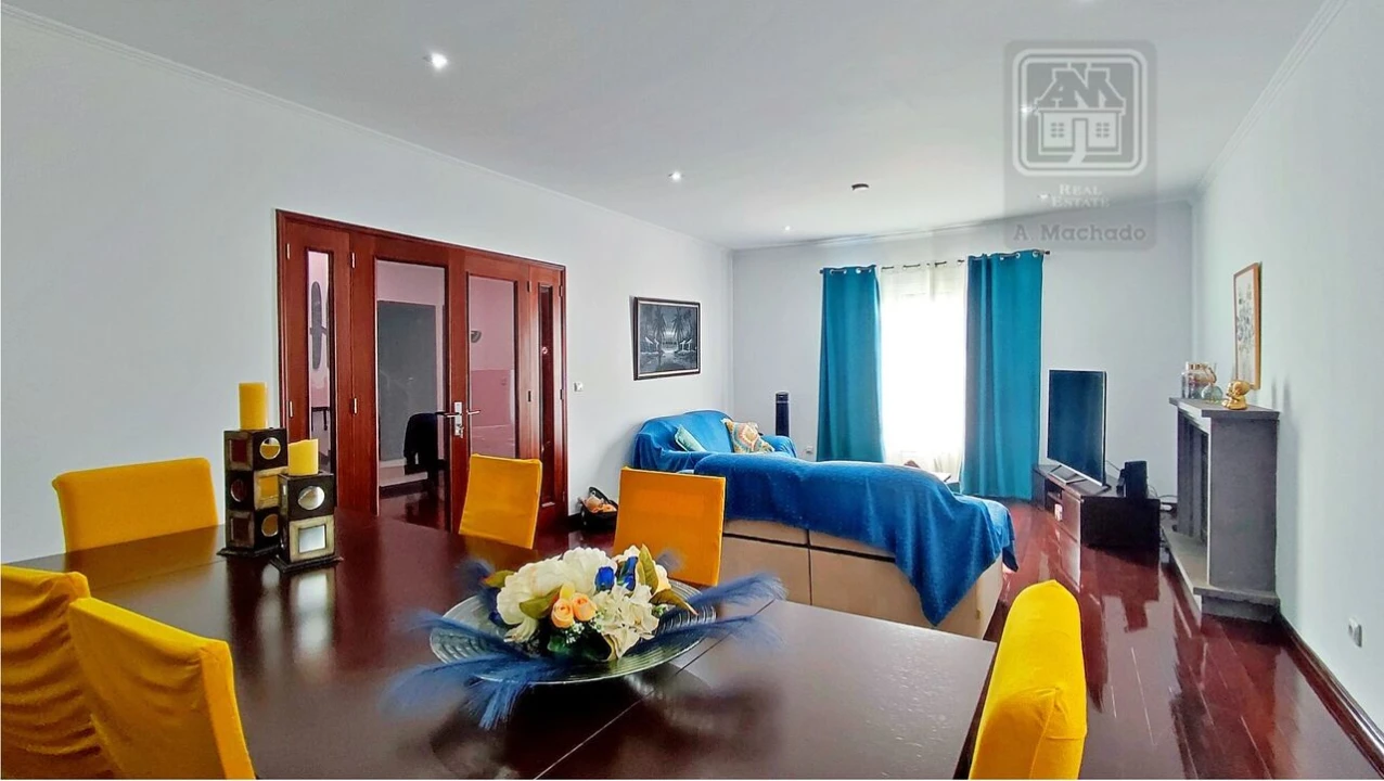 Moradia T7 para Venda em Fenais da Luz Foto 16