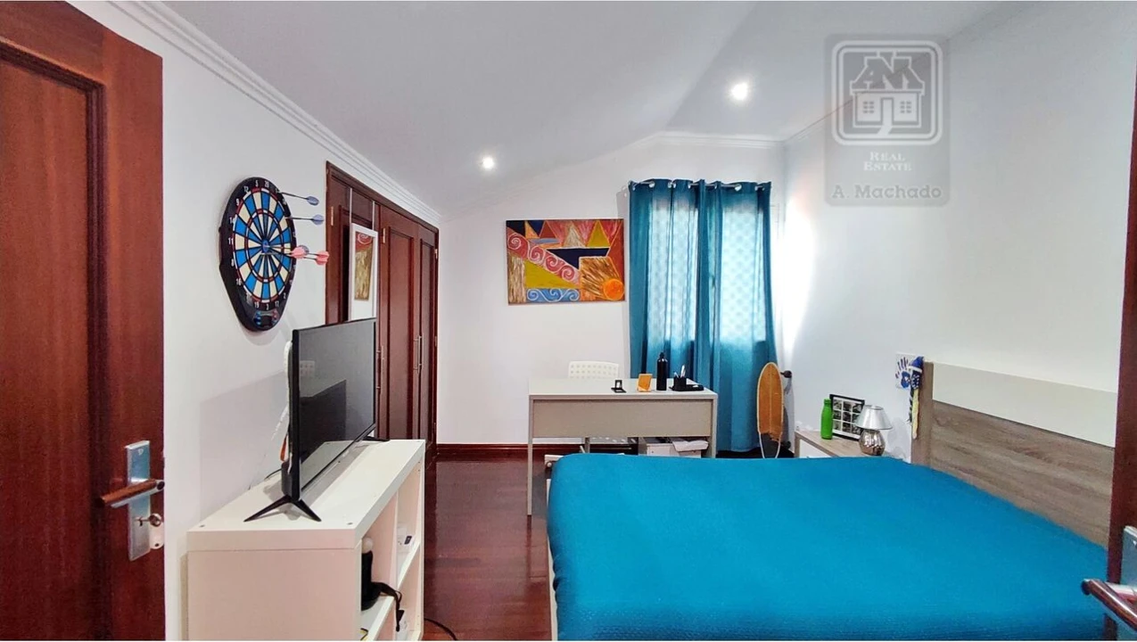 Moradia T7 para Venda em Fenais da Luz Foto 38