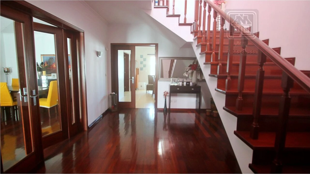 Moradia T7 para Venda em Fenais da Luz Foto 15