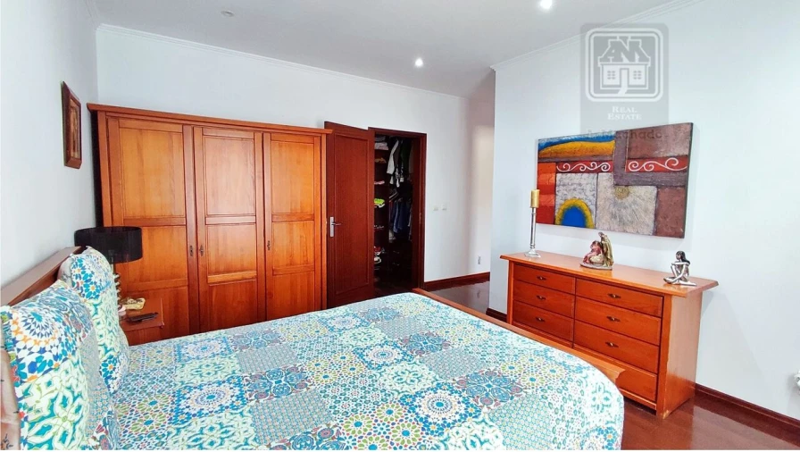 Moradia T7 para Venda em Fenais da Luz Foto 30