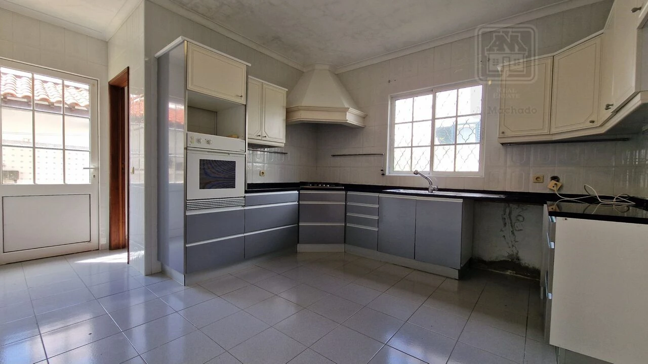 Moradia T4 para Venda em Relva Foto 27