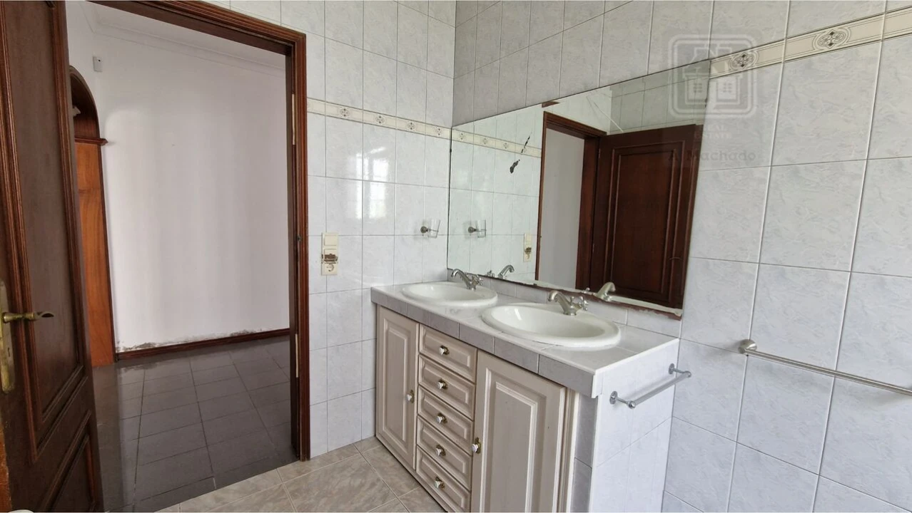 Moradia T4 para Venda em Relva Foto 36