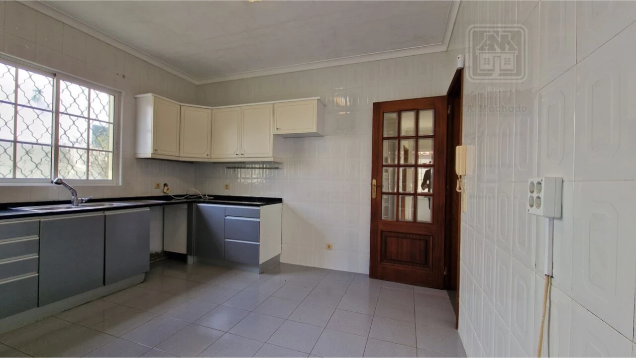 Moradia T4 para Venda em Relva Foto 28