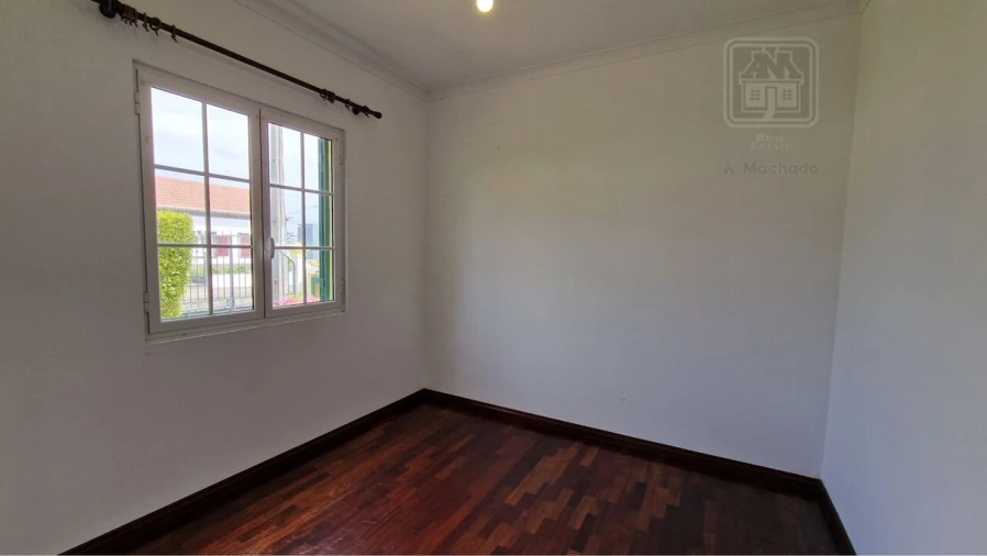 Moradia T4 para Venda em Relva Foto 33