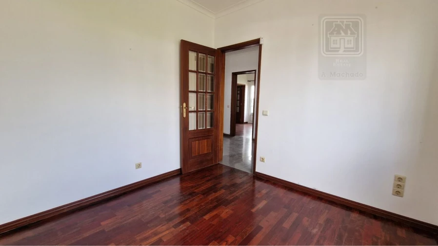 Moradia T4 para Venda em Relva Foto 34