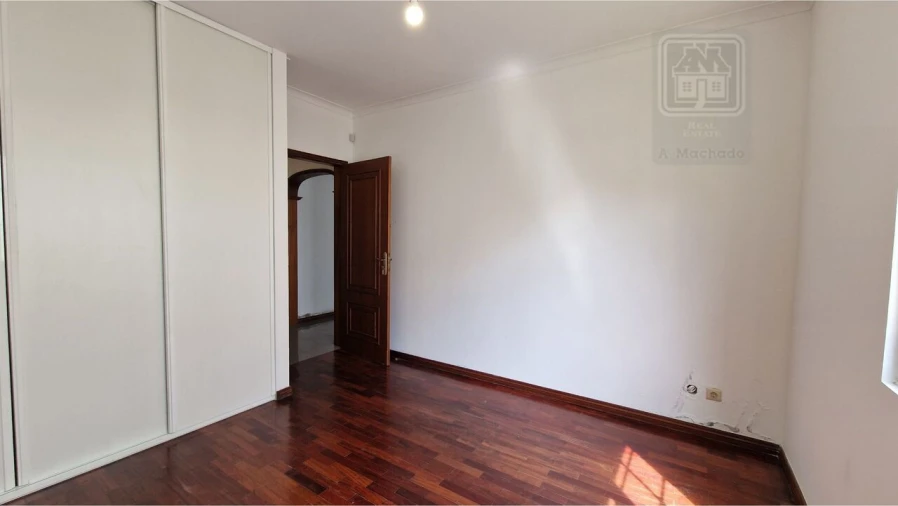 Moradia T4 para Venda em Relva Foto 38