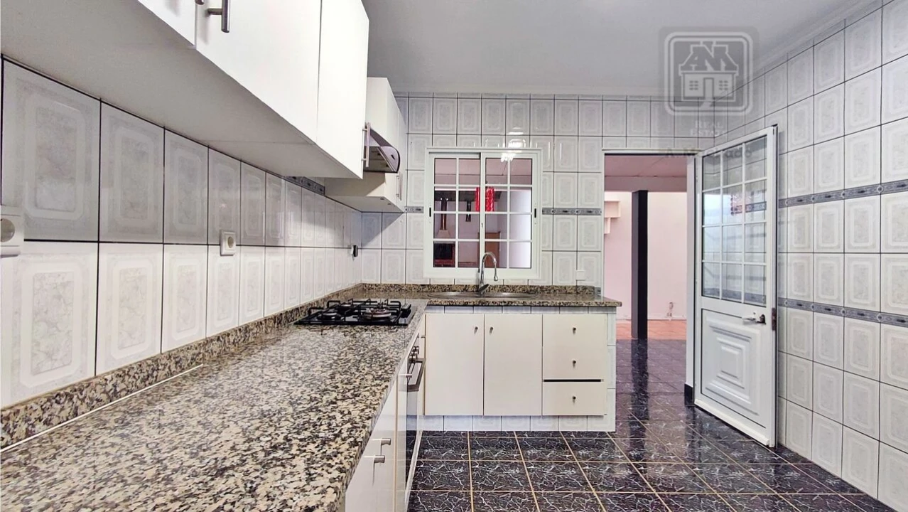 Moradia T3 para Venda em Pico da Pedra Foto 26