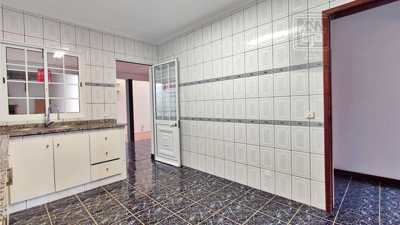 Moradia T3 para Venda em Pico da Pedra Foto 27