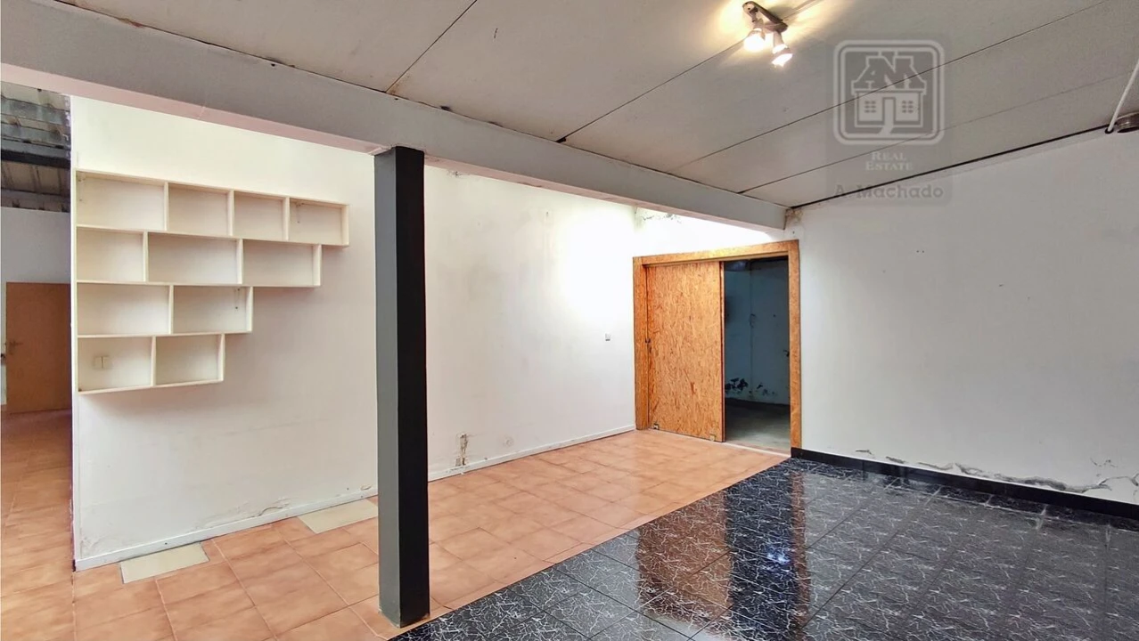 Moradia T3 para Venda em Pico da Pedra Foto 52