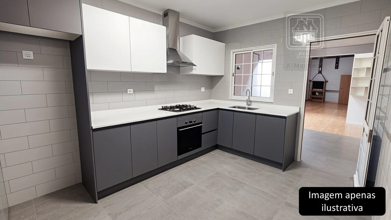 Moradia T3 para Venda em Pico da Pedra Foto 24