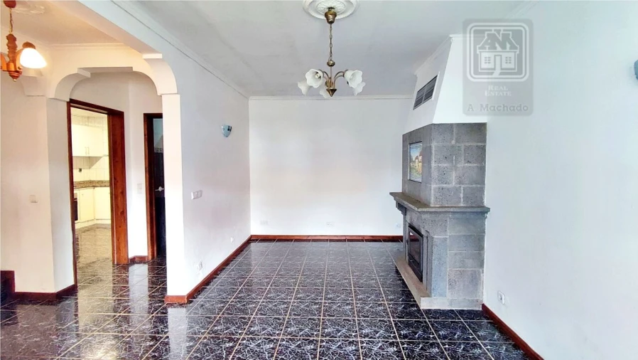 Moradia T3 para Venda em Pico da Pedra Foto 16