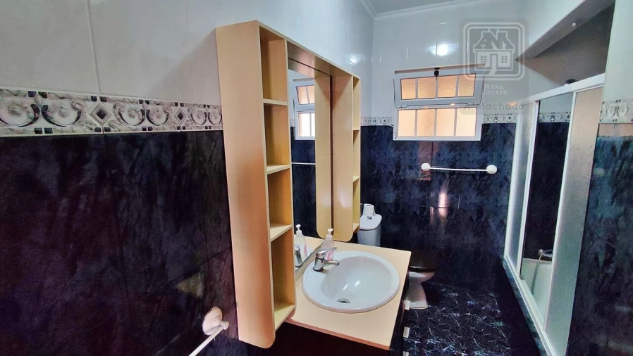 Moradia T3 para Venda em Pico da Pedra Foto 28