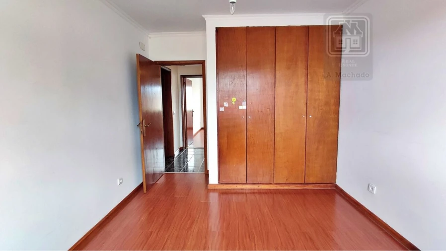 Moradia T3 para Venda em Pico da Pedra Foto 42