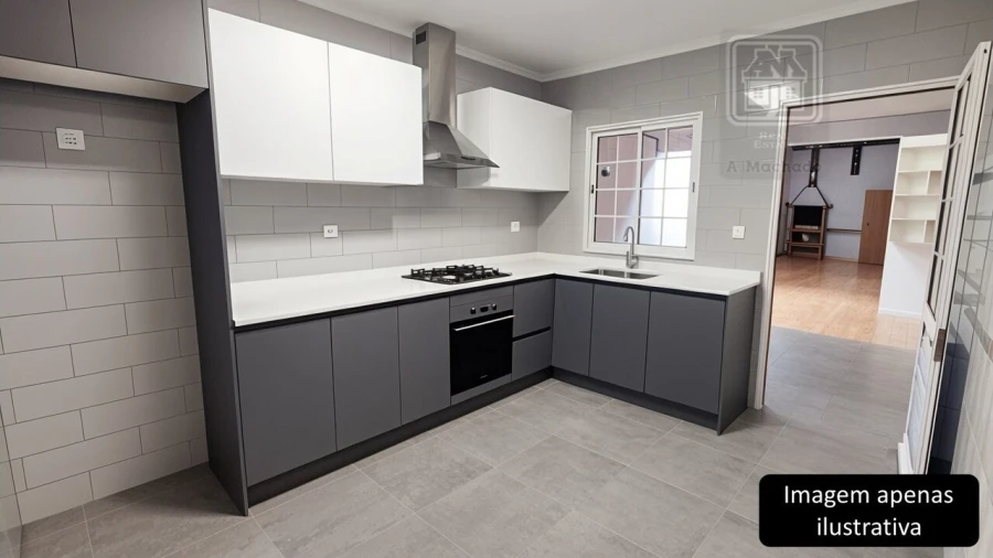 Moradia T3 para Venda em Pico da Pedra Foto 24