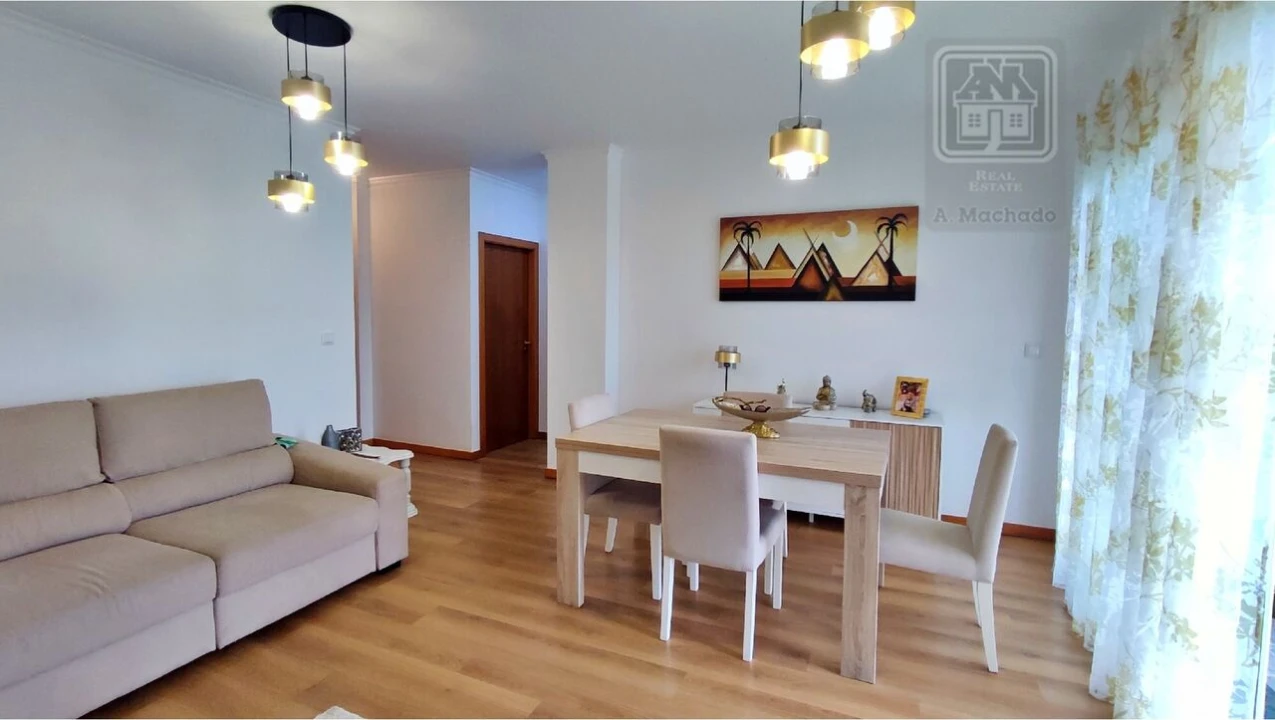 Apartamento T2 para Venda em Rabo de Peixe Foto 2