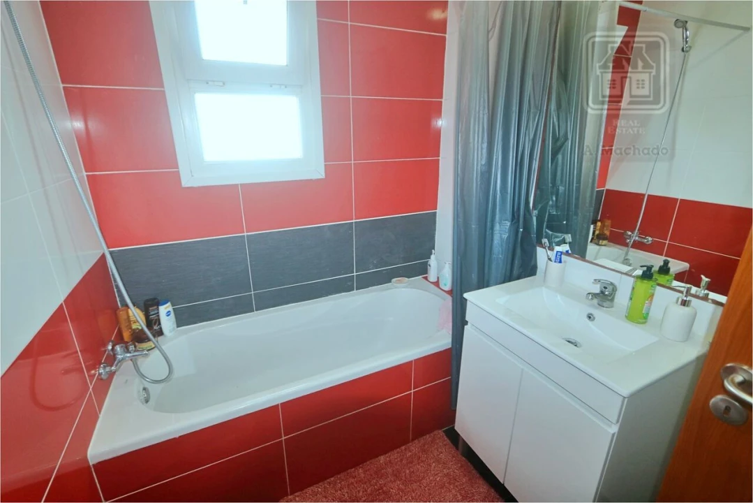 Apartamento T2 para Venda em Rabo de Peixe Foto 26