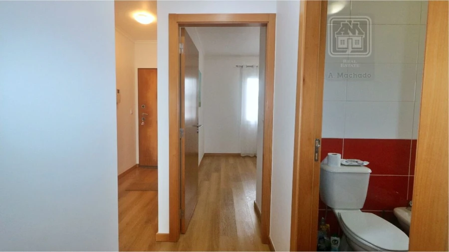 Apartamento T2 para Venda em Rabo de Peixe Foto 16