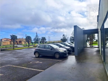 Loja para Venda em Ribeirinha