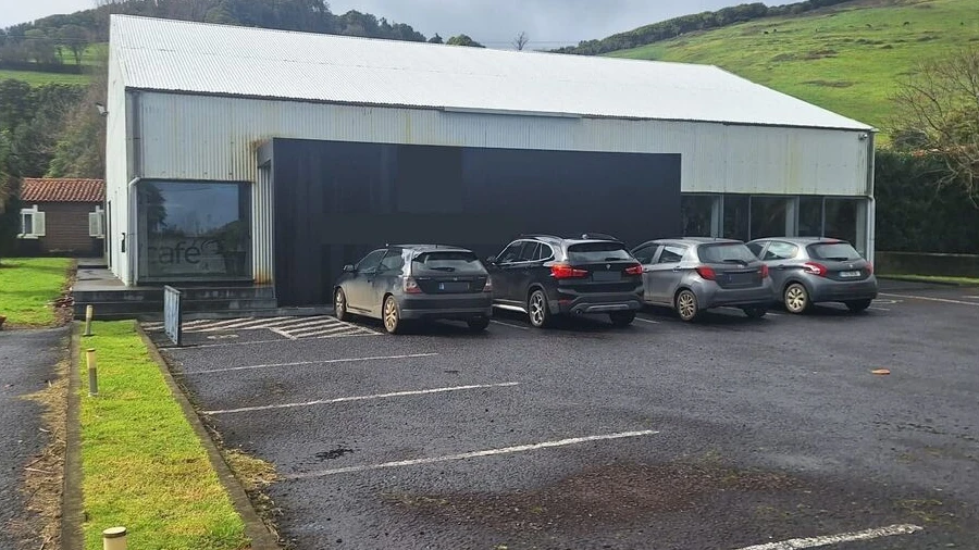 Loja para Venda em Ribeirinha