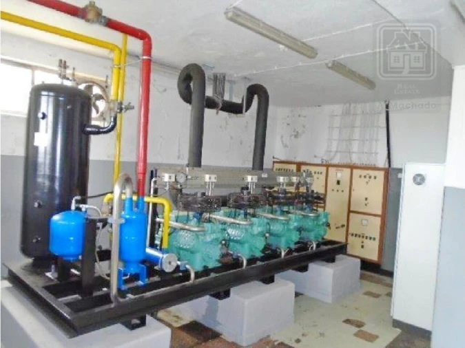 Armazém para Venda em Praia da Vitoria (Santa Cruz) Foto 19