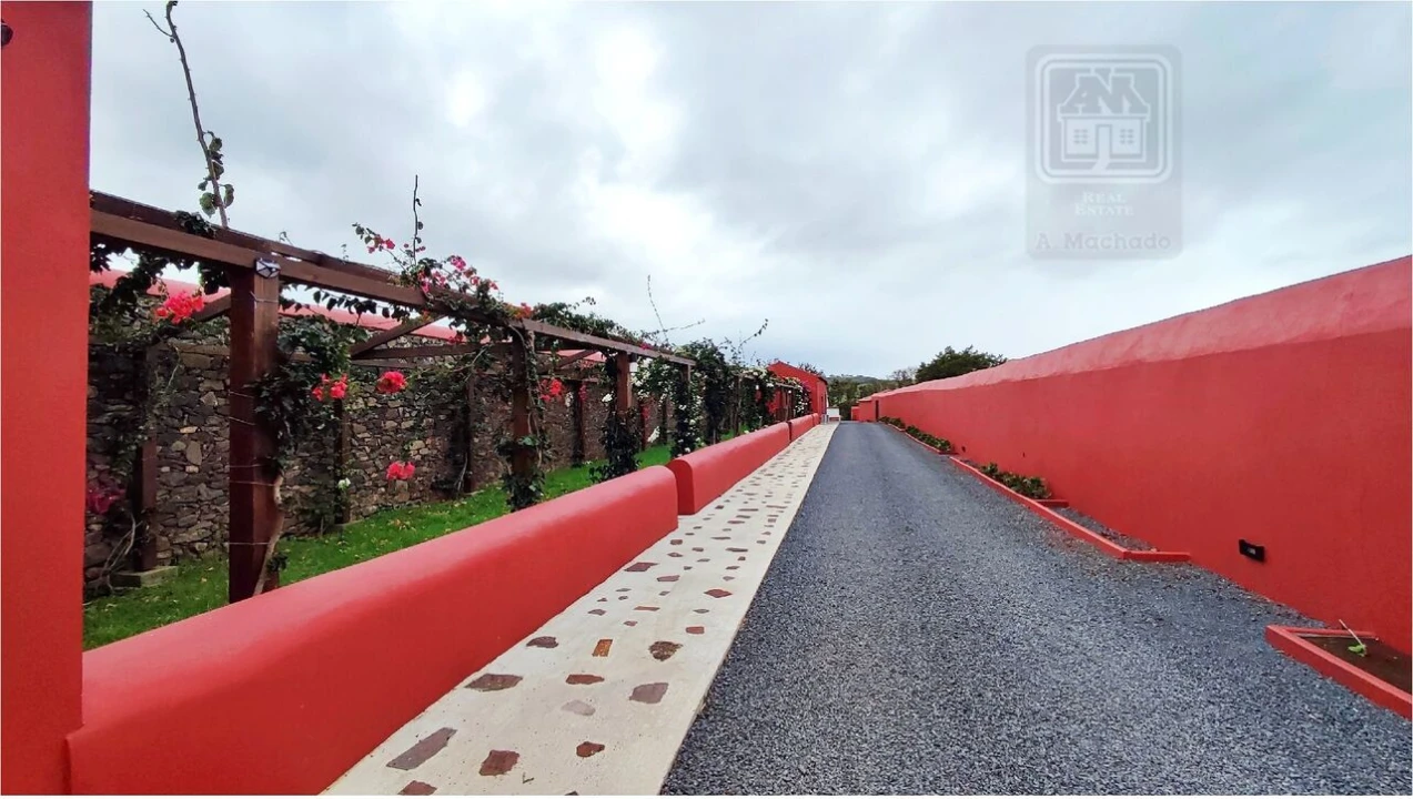 Moradia T20 para Venda em Almagreira Foto 18