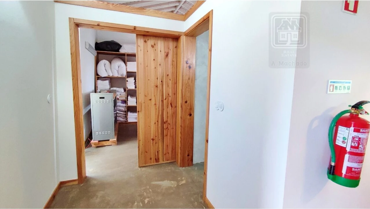 Moradia T20 para Venda em Almagreira Foto 16